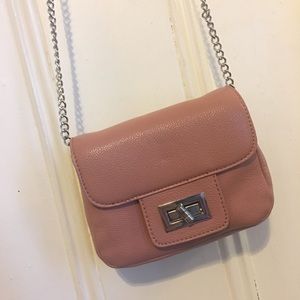 Small crossbody bag with chain strap